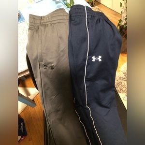 Under Armour size medium (8-10) sweatpants/zippered pockets. Like NEW condition.